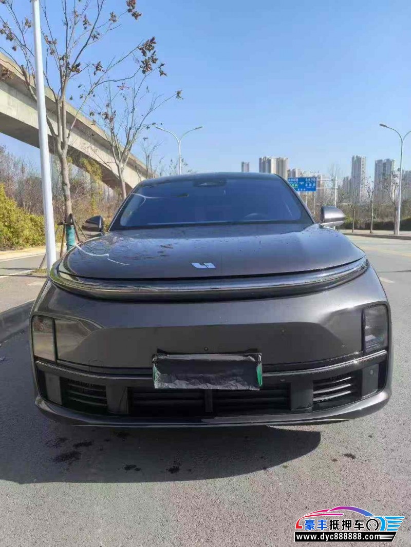 抵押车出售23年理想L7轿车