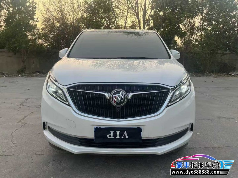 抵押车出售18年别克GL8轿车