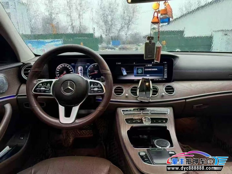 19年奔驰E级轿车抵押车出售