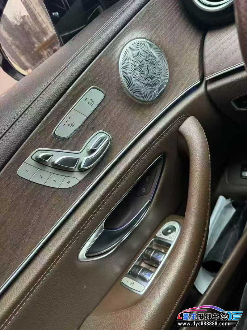 19年奔驰E级轿车抵押车出售