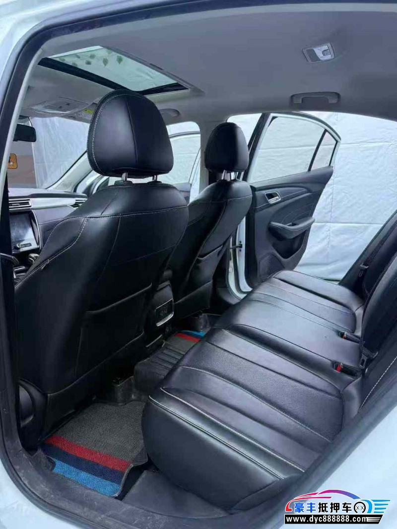 21年荣威i5轿车抵押车出售