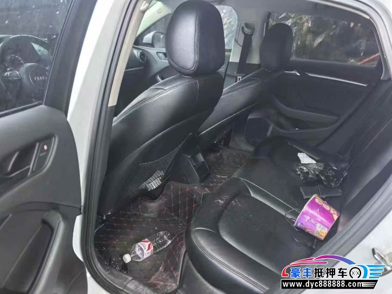 17年奥迪A3轿车抵押车出售