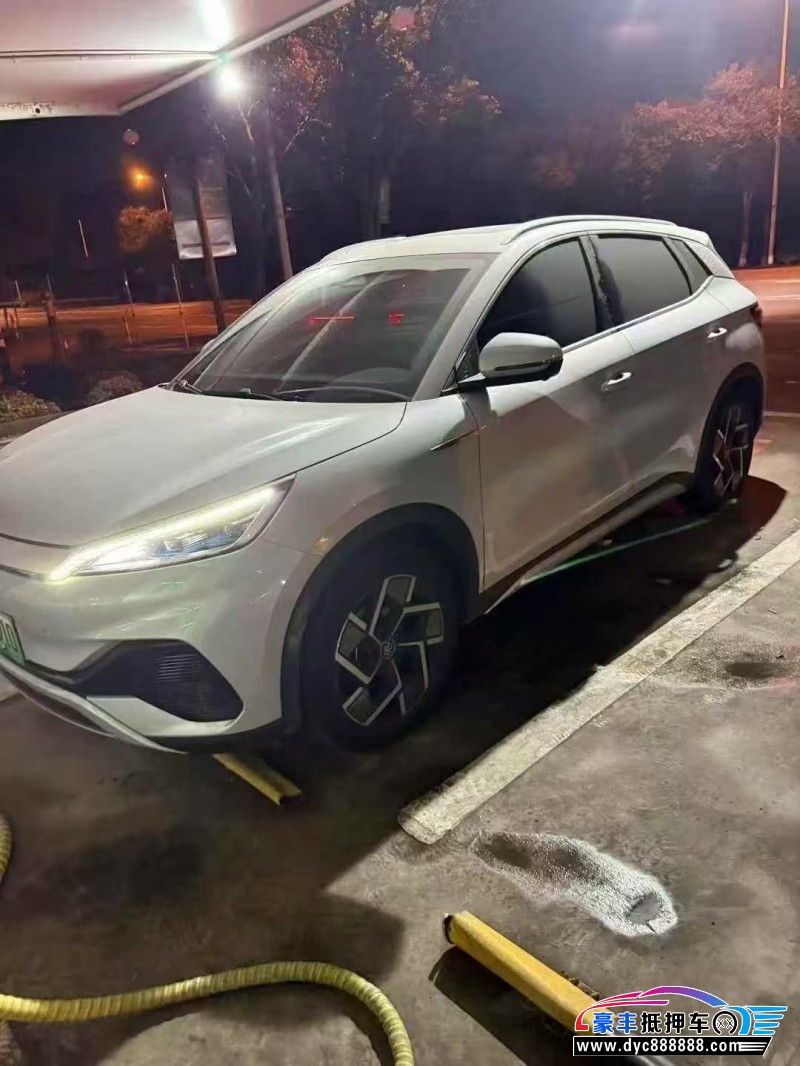 25年比亚迪元轿车抵押车出售