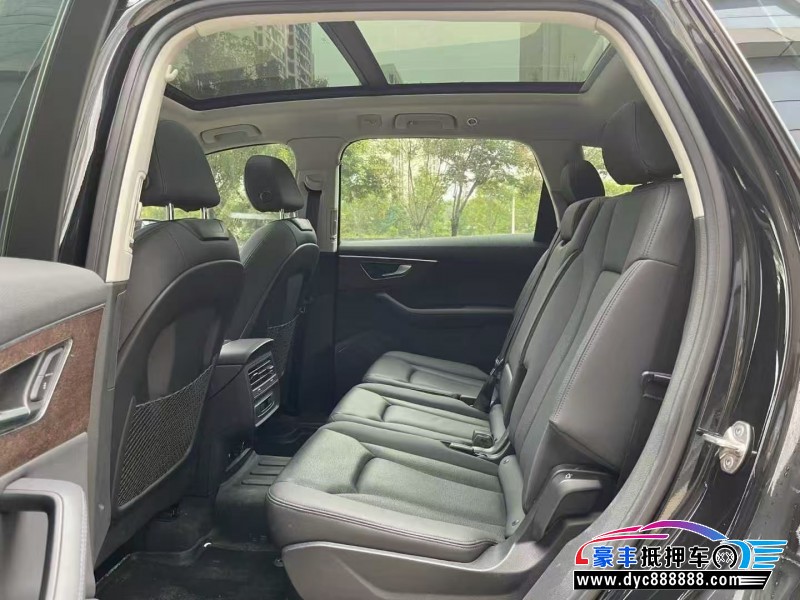 24年奥迪Q7轿车抵押车出售