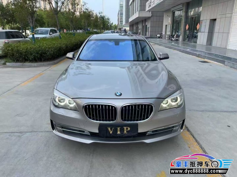 抵押车出售14年宝马7系轿车