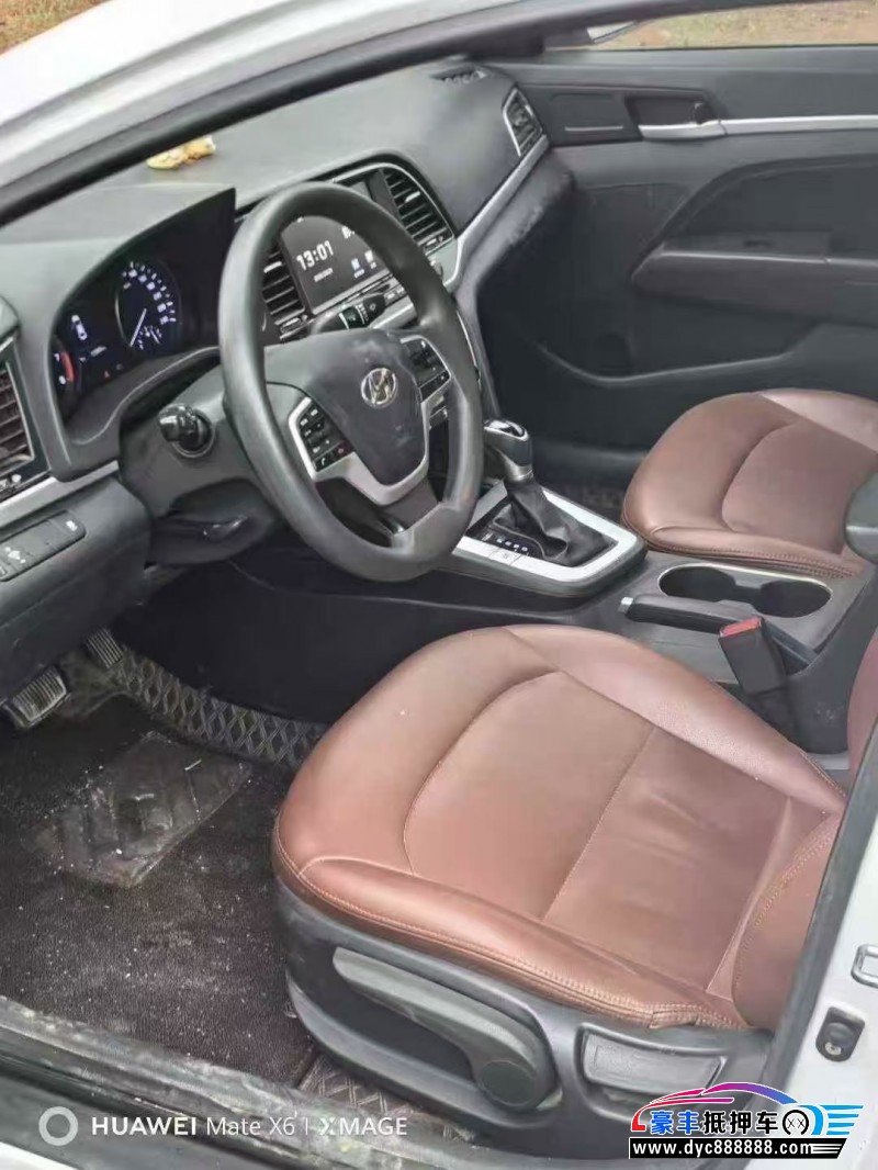 17年现代领动轿车抵押车出售