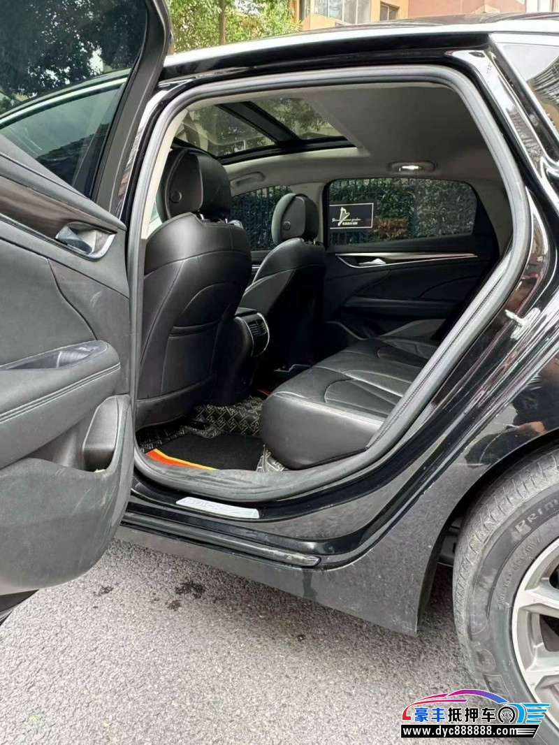 20年别克君越轿车抵押车出售