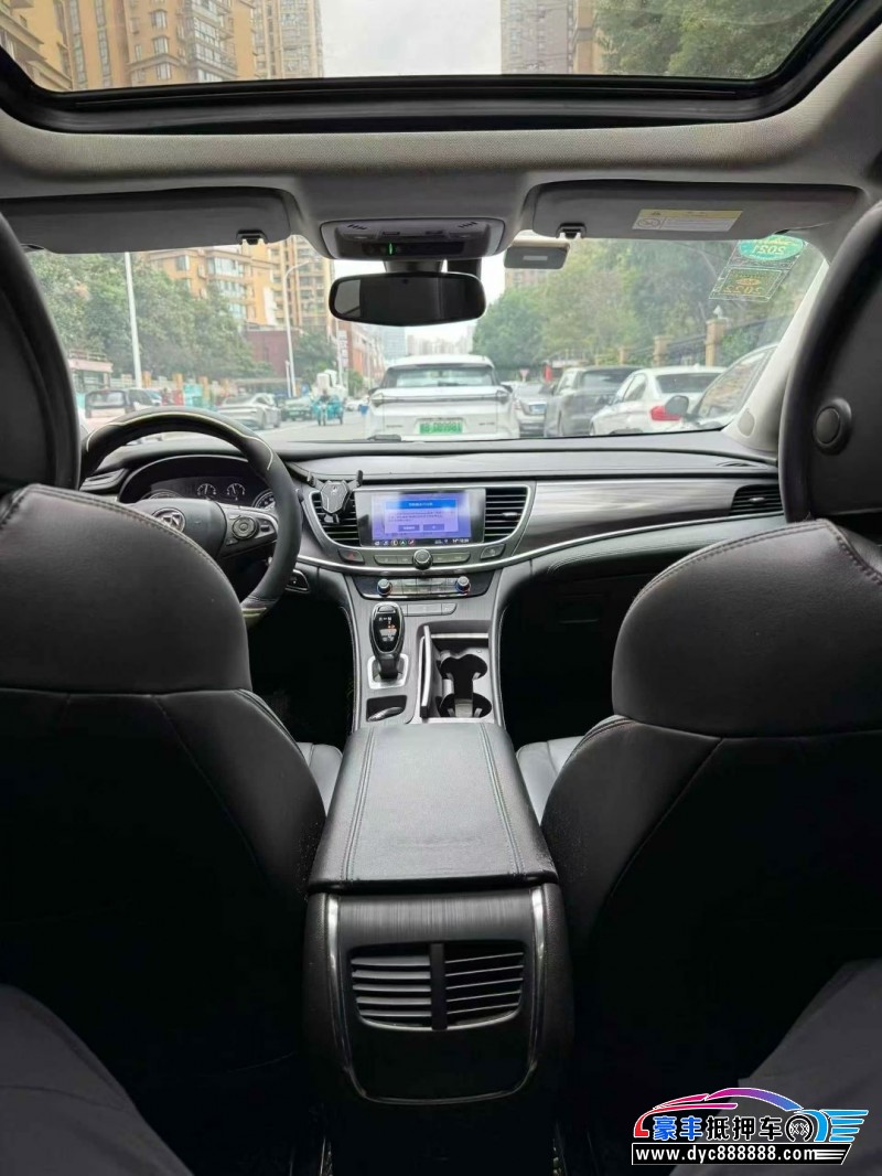 20年别克君越轿车抵押车出售