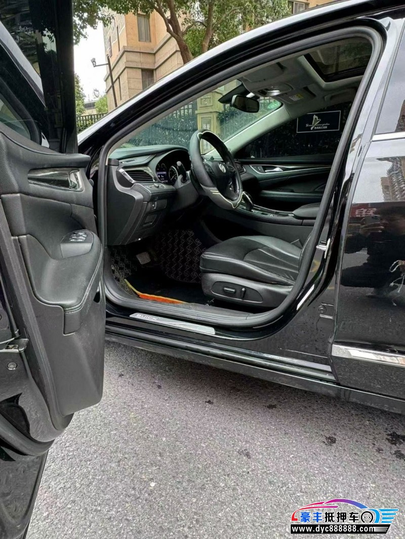 20年别克君越轿车抵押车出售