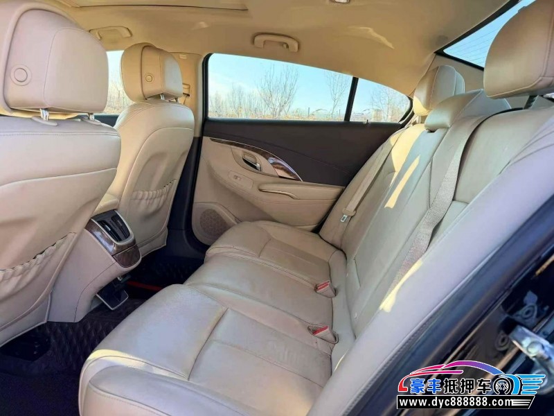 15年别克君越轿车抵押车出售