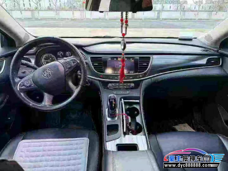 20年别克君越轿车抵押车出售