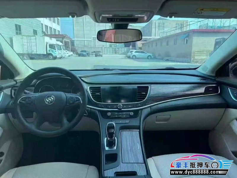 20年别克君越轿车抵押车出售