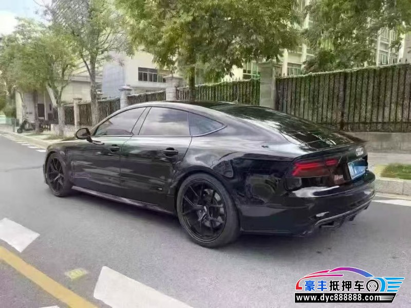 17年奥迪S7轿车抵押车出售
