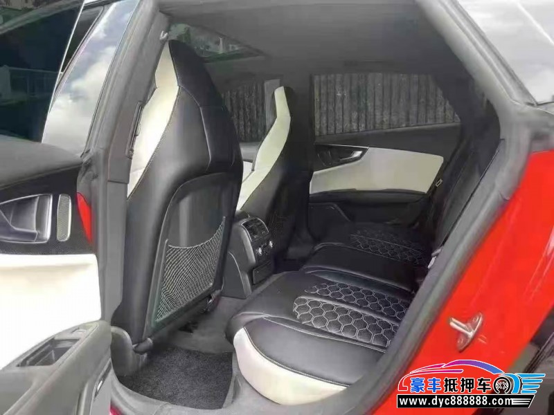 17年奥迪S7轿车抵押车出售