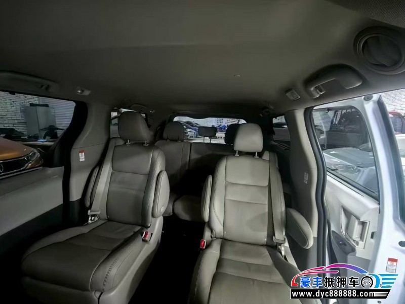 20年丰田塞纳MPV抵押车出售