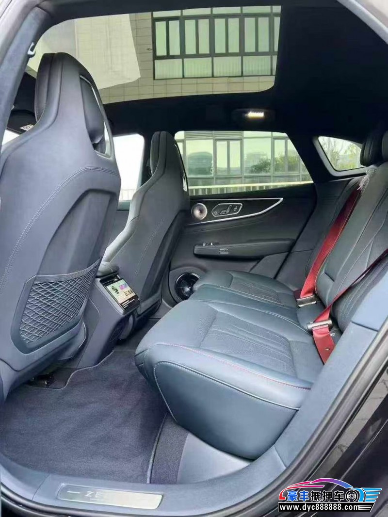 25年极氪001轿车抵押车出售