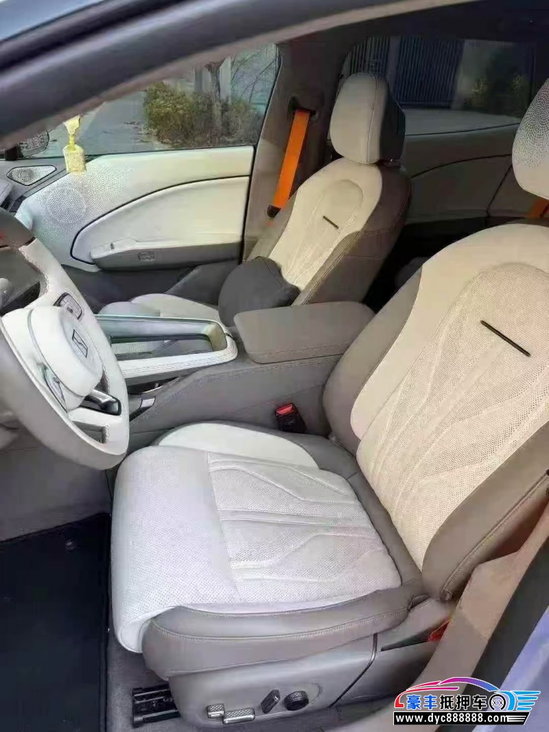 25年极氪007轿车抵押车出售