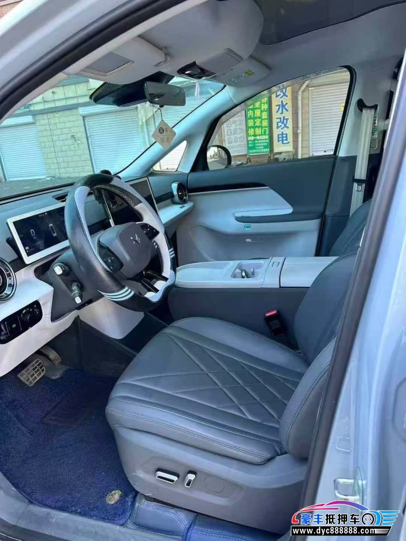 25年极狐考拉轿车抵押车出售