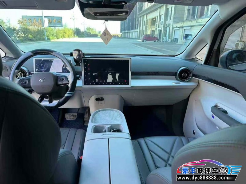 25年极狐考拉轿车抵押车出售