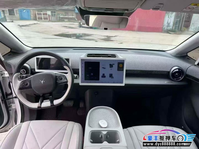 25年极狐考拉轿车抵押车出售