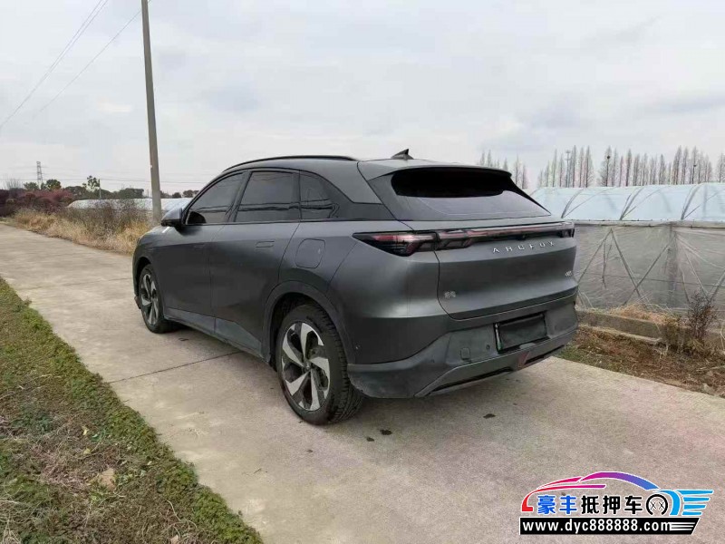 25年极狐阿尔法T轿车抵押车出售