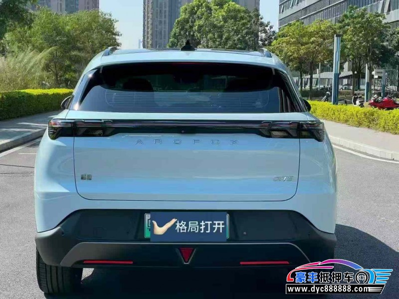 25年极狐阿尔法T轿车抵押车出售