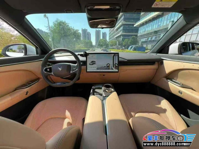 25年极狐阿尔法T轿车抵押车出售