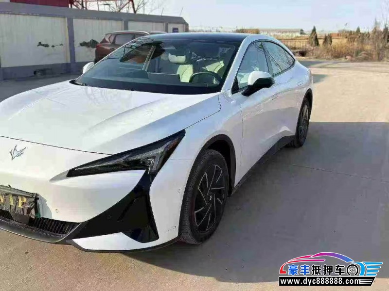 25年极狐阿尔法S轿车抵押车出售