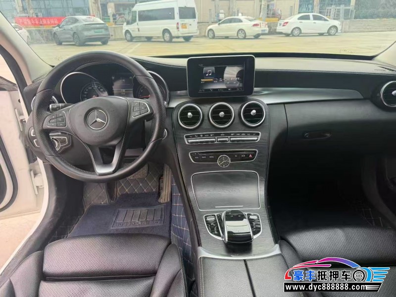 17年奔驰C轿车抵押车出售