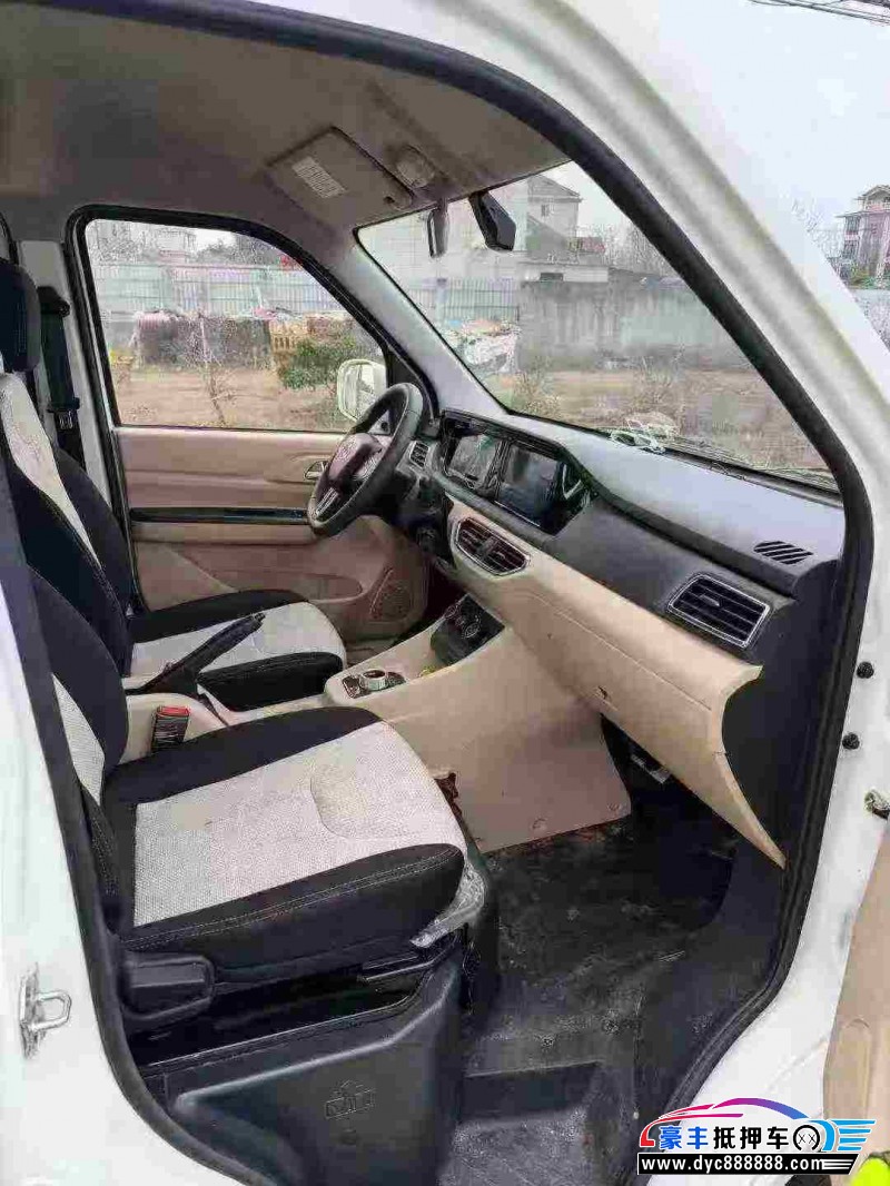 24年长安跨越V7轿车抵押车出售