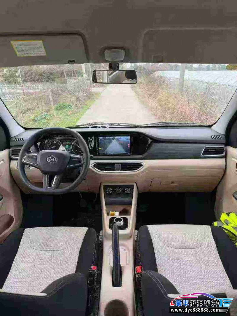 24年长安跨越V7轿车抵押车出售