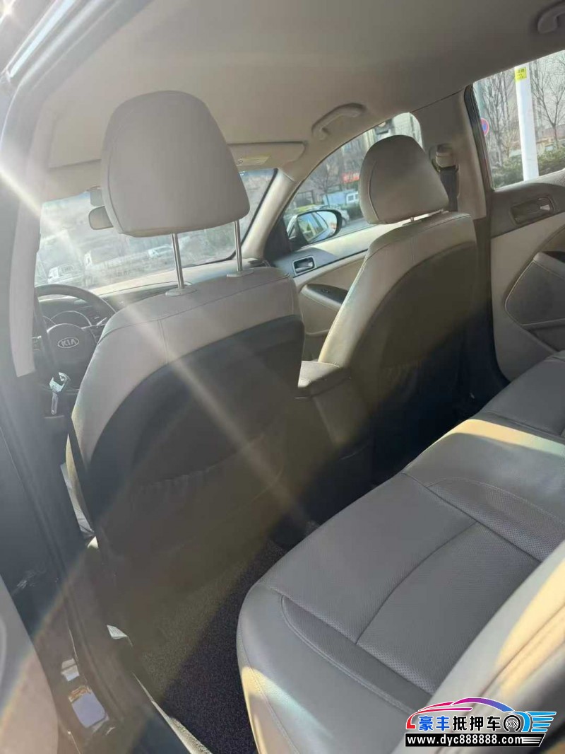 16年起亚K5轿车抵押车出售