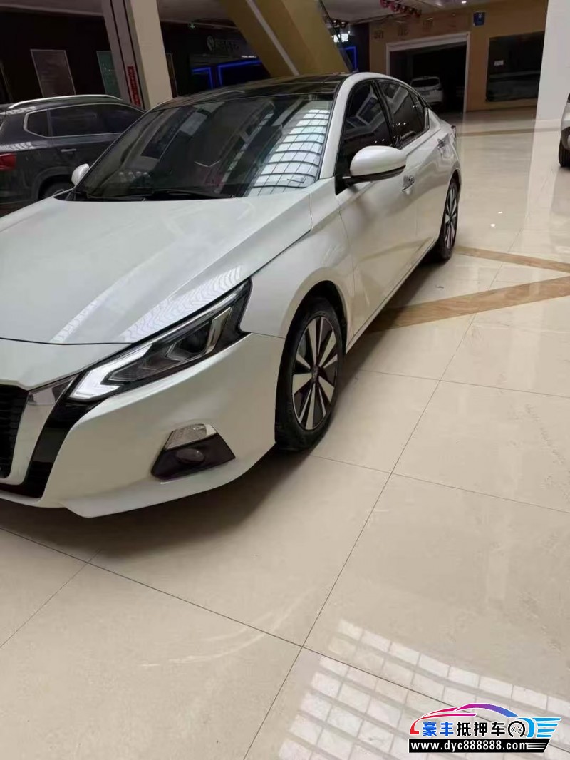 21年日产天籁轿车抵押车出售