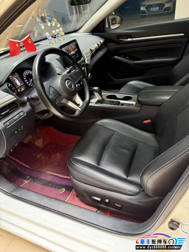 21年日产天籁轿车抵押车出售