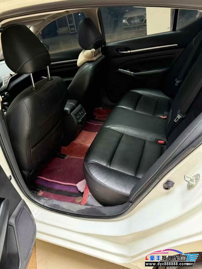 21年日产天籁轿车抵押车出售