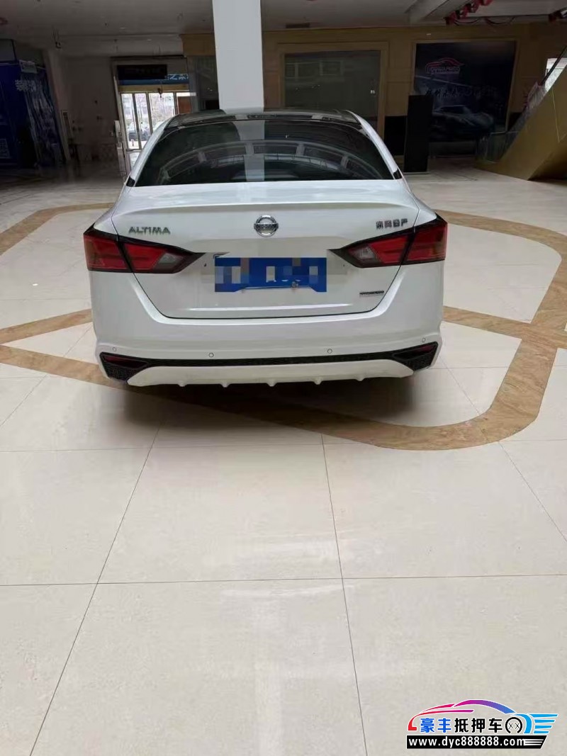 21年日产天籁轿车抵押车出售