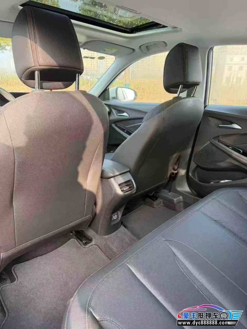 25年别克威朗轿车抵押车出售