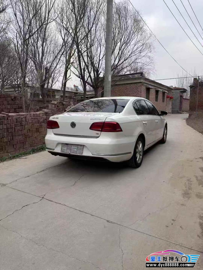 12年大众迈腾轿车抵押车出售