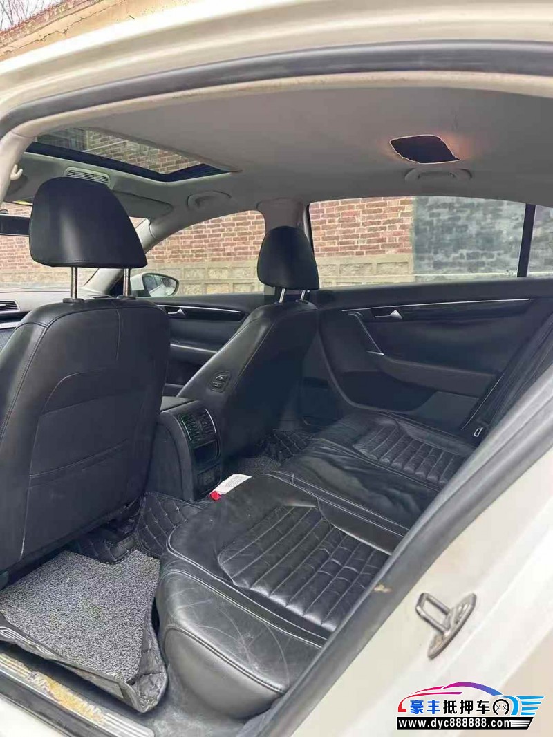 12年大众迈腾轿车抵押车出售