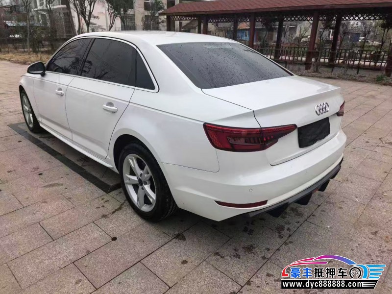 17年奥迪A4L轿车抵押车出售