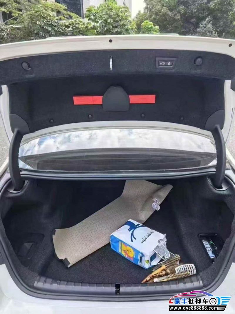 22年宝马5系轿车抵押车出售