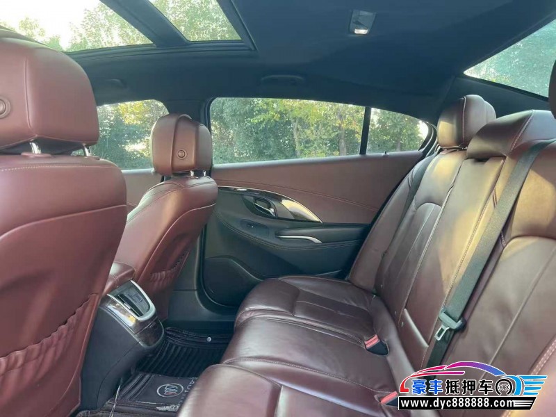 15年别克君越轿车抵押车出售