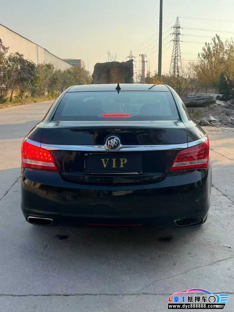 15年别克君越轿车抵押车出售