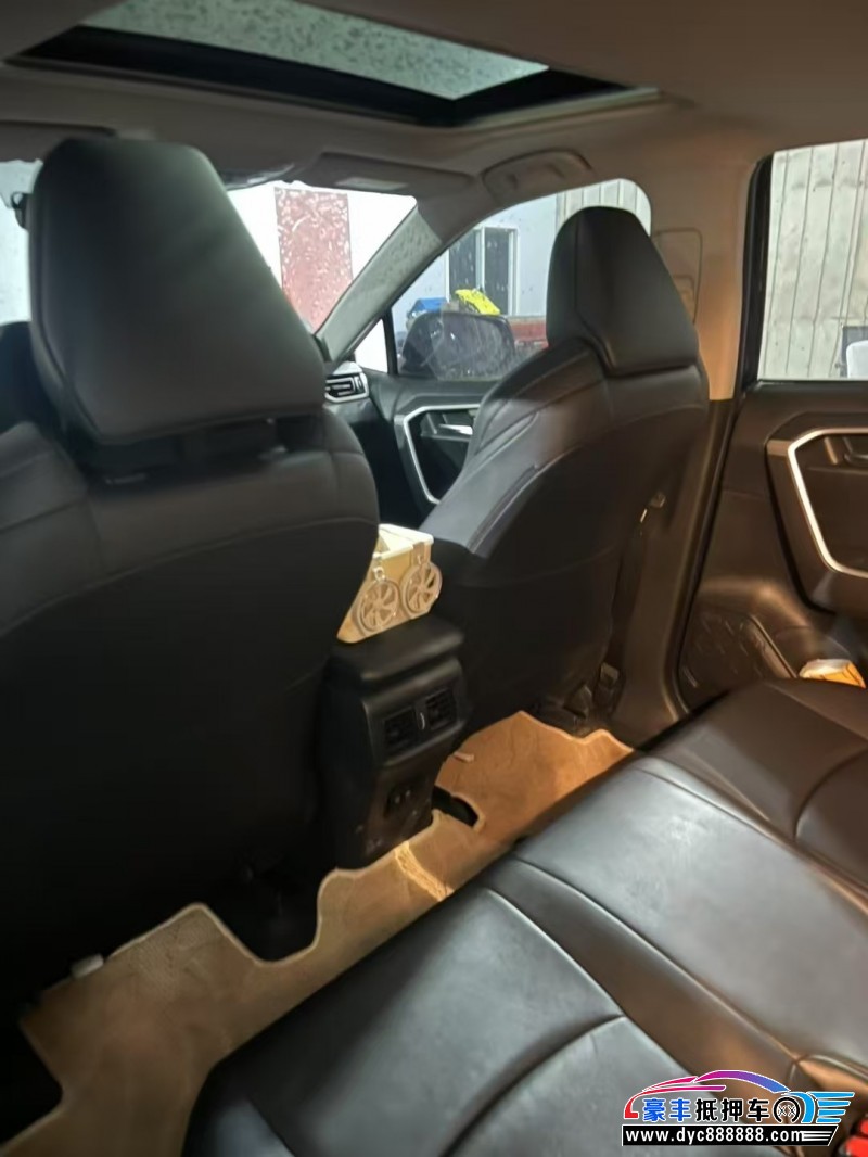 21年丰田威兰达轿车抵押车出售