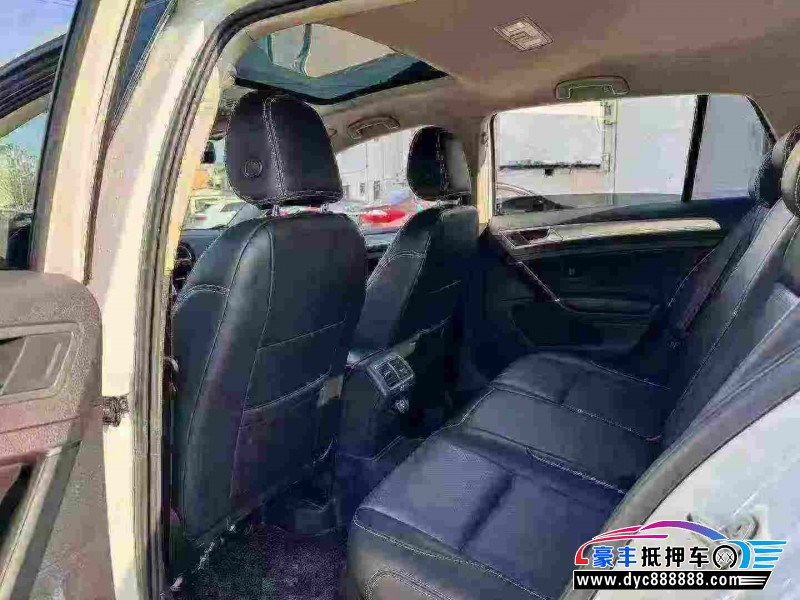 21年大众高尔夫轿车抵押车出售