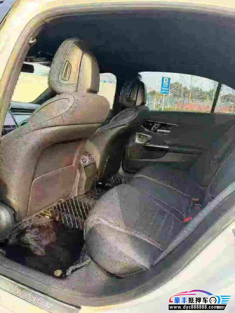 23年奔驰C轿车抵押车出售