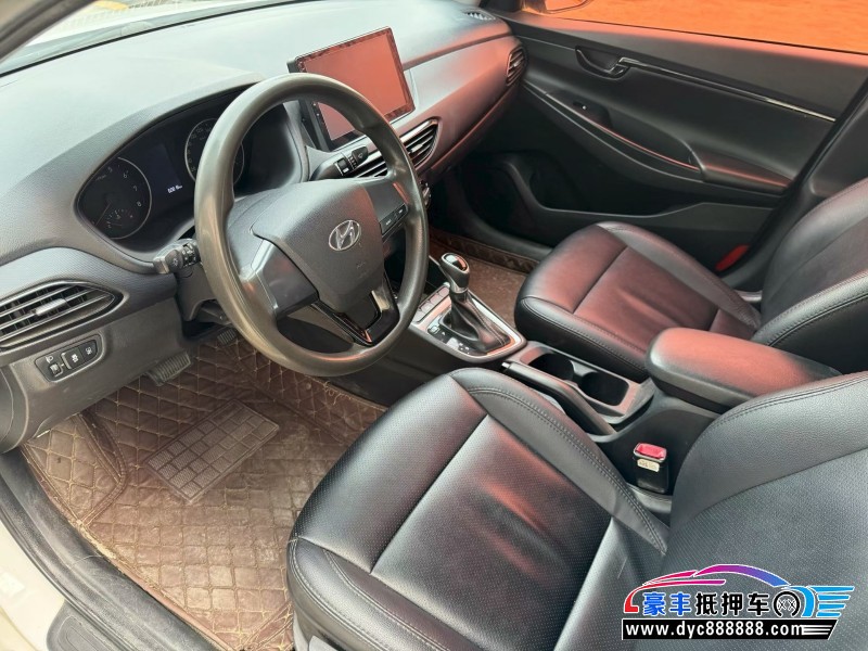 19年现代悦动轿车抵押车出售