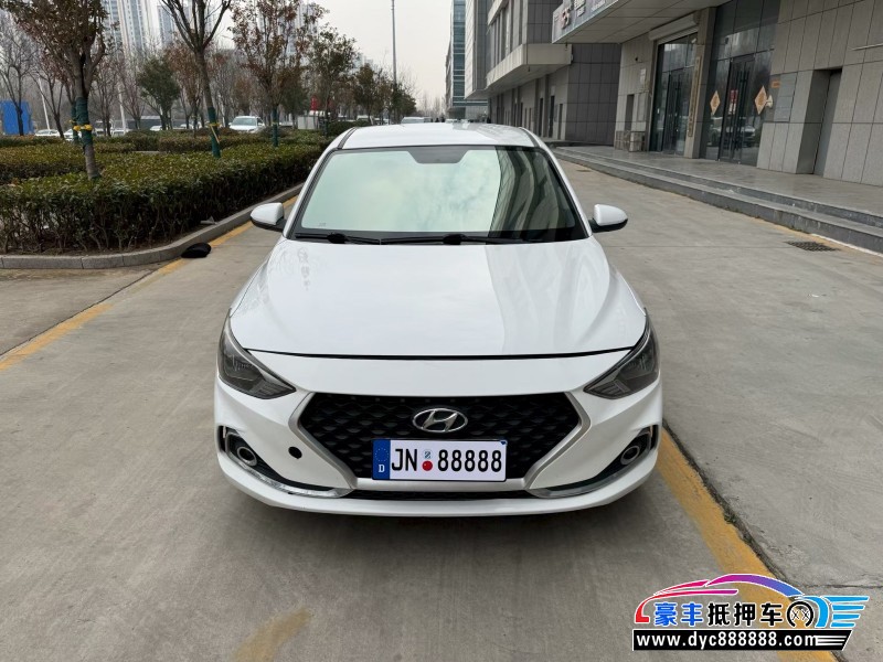 抵押车出售19年现代悦动轿车