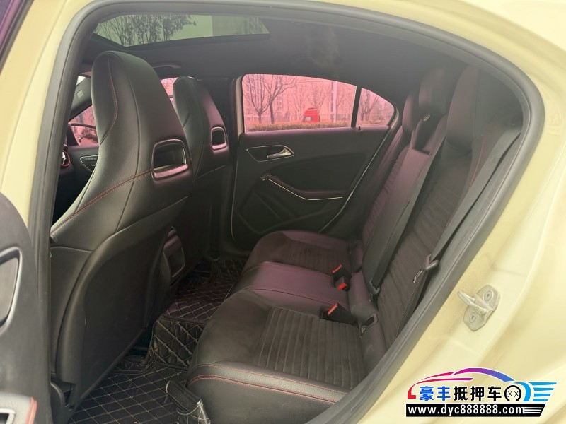 16年奔驰A轿车抵押车出售