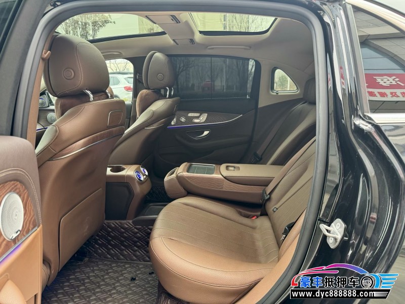 20年奔驰E轿车抵押车出售